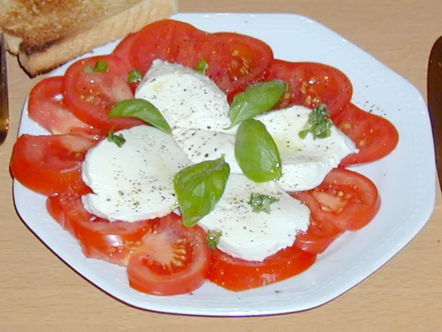 Mozarella mit Tomaten