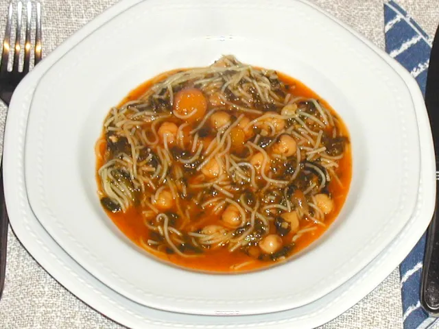 Tunesische Gemüsesuppe mit Nudeln