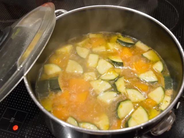 Kürbis Zucchinisuppe